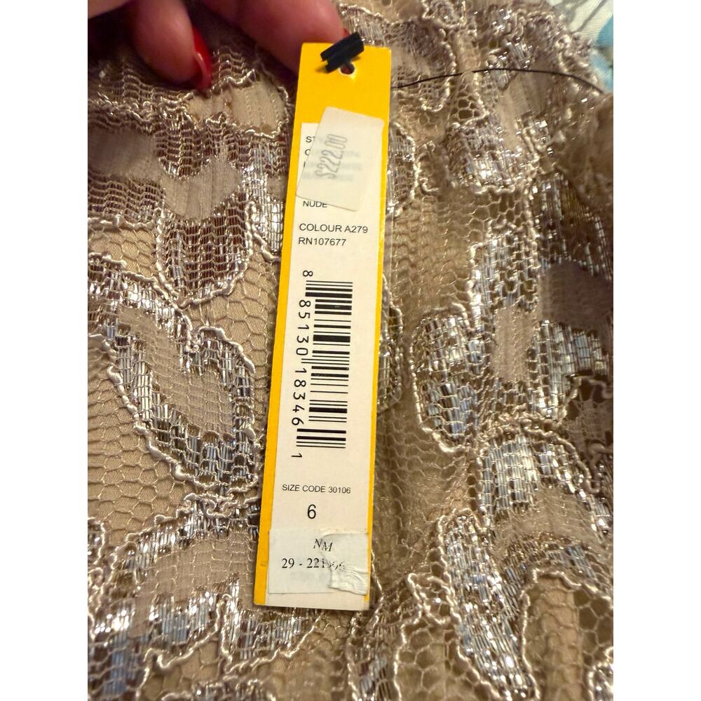NWT Alice + Olivia Champagne Lace Cocktail Dress - Size 6 - Picture 7 of 16